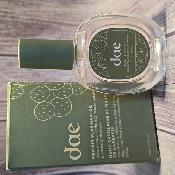 ✨NEW IN BOX- DAE PRICKLY PEAR HAIR OIL 1.7 oz** - Picture 1 of 3